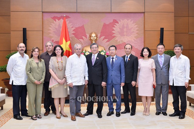 HÌNH ẢNH CHỦ NHIỆM ỦY BAN ĐỐI NGOẠI NGUYỄN VĂN GIÀU TIẾP THƯ KÝ HỘI ĐỒNG NHÀ NƯỚC CUBA